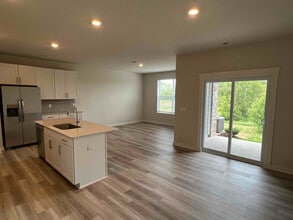 145 Rising Ln in Gallatin, TN - Foto de edificio - Building Photo