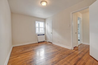 Chatham Grove in Chicago, IL - Building Photo - Building Photo