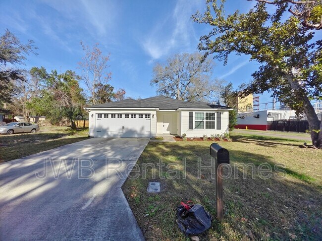 property at 705 Broxton St