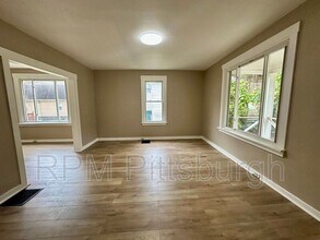 102 Ivy St in Turtle Creek, PA - Building Photo - Building Photo