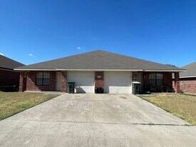 5005 John David Dr in Killeen, TX - Building Photo