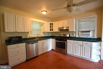 10626 S Dunmoor Dr in Silver Spring, MD - Building Photo - Building Photo