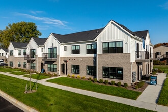 The Enclave in Chesterfield, MI - Building Photo - Building Photo