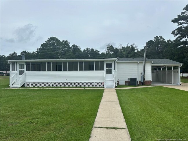 301 Vass Rd in Spring Lake, NC - Building Photo - Building Photo