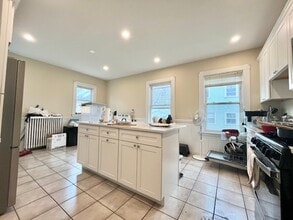 73 Leicester St, Unit 2 in Boston, MA - Foto de edificio - Building Photo