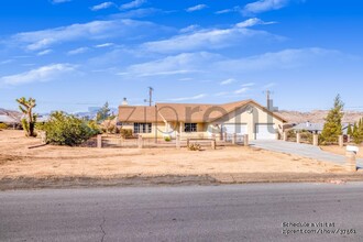 7516 Victoria Ave in Yucca Valley, CA - Building Photo - Building Photo