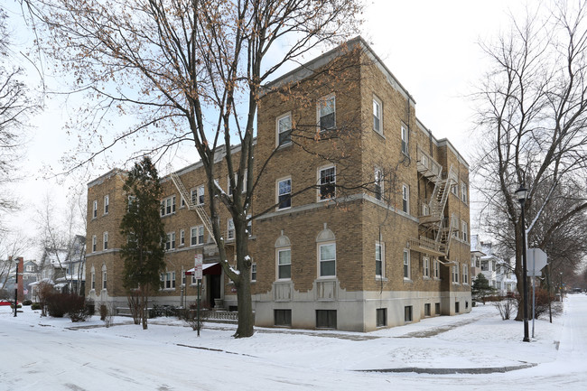 Berkeley Court in Rochester, NY - Foto de edificio - Building Photo