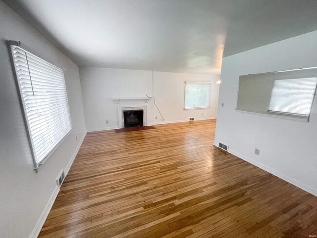 230 S Hillsdale Dr in Bloomington, IN - Building Photo - Building Photo