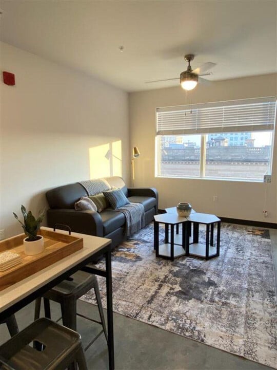 909 Q St in Lincoln, NE - Building Photo