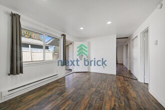 12119 SE 319th Pl in Auburn, WA - Foto de edificio - Building Photo