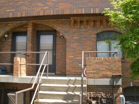 3268 Niagara Sq in Pittsburgh, PA - Building Photo