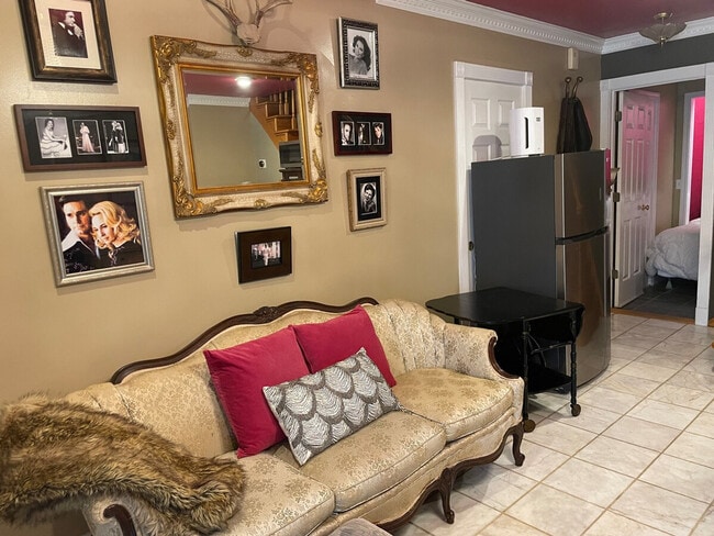 176 Schools Dr in Camden, TN - Foto de edificio - Building Photo