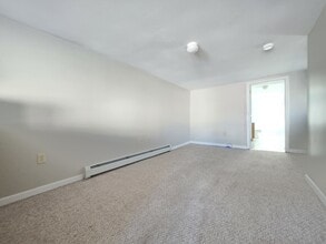 208 Grove St in Bangor, ME - Building Photo - Building Photo