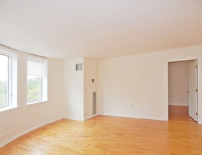 10 Rogers St, Unit 401 in Cambridge, MA - Building Photo - Building Photo