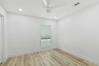 15655 Regal Hill Cir in Dallas, TX - Building Photo - Building Photo