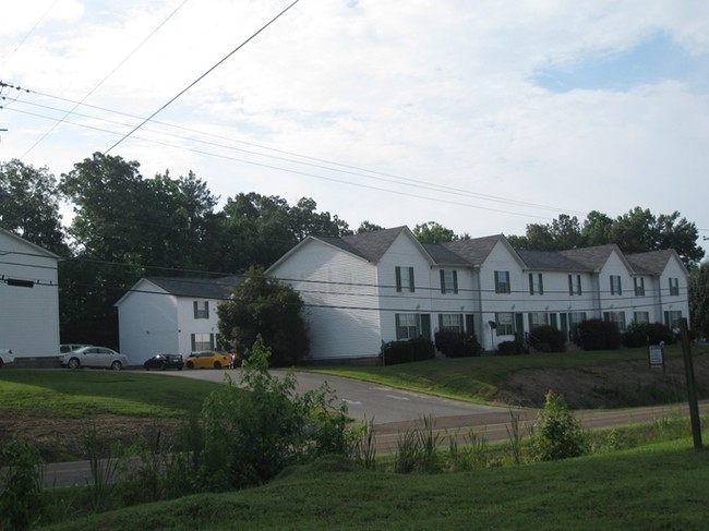 Lakeside Townhouses in Lexington, TN - Building Photo - Building Photo