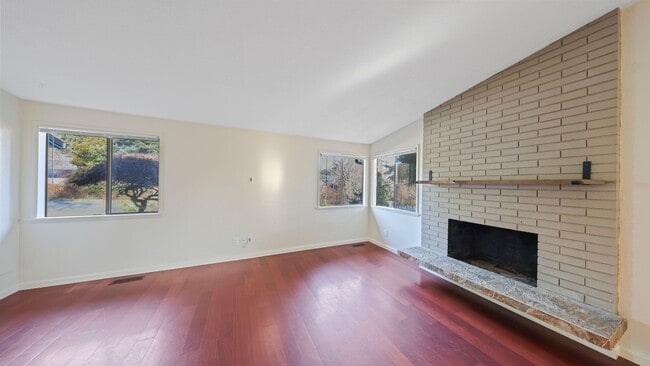 959 SW 3rd Ave in Oak Harbor, WA - Building Photo - Building Photo