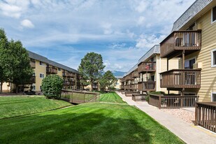 Mountain Ridge in Colorado Springs, CO - Building Photo