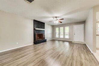 2817 Springhaven Ct in Bedford, TX - Building Photo - Building Photo