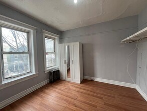 104 Romaine Ave, Unit 3 in Jersey City, NJ - Foto de edificio - Building Photo