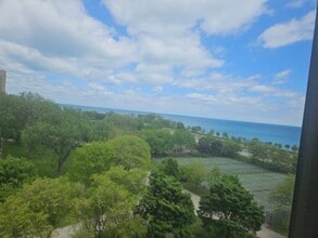 5300 S Shore Dr, Unit #74 in Chicago, IL - Building Photo - Building Photo