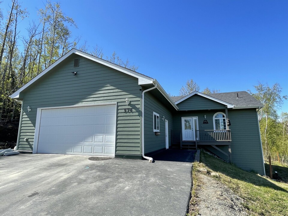 574 S Tender Arctic Dr in Palmer, AK - Foto de edificio