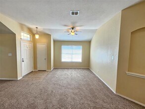 1232 Sweetwater Dr in Burleson, TX - Foto de edificio - Building Photo