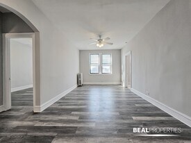 4851 N Damen Ave in Chicago, IL - Building Photo