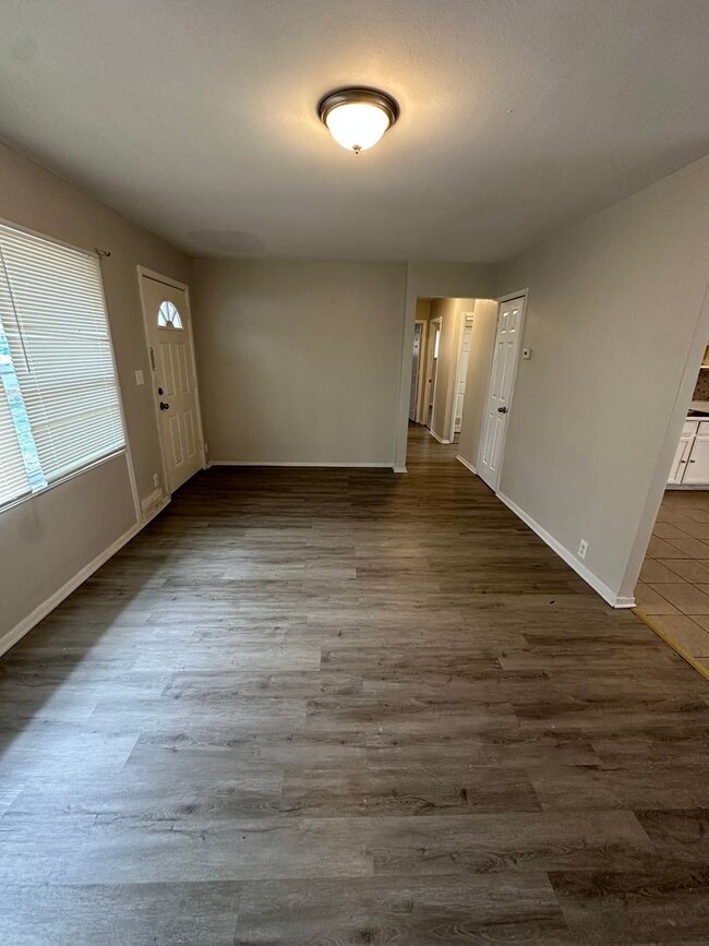 11302 Corrington Ave in Kansas City, MO - Building Photo - Building Photo