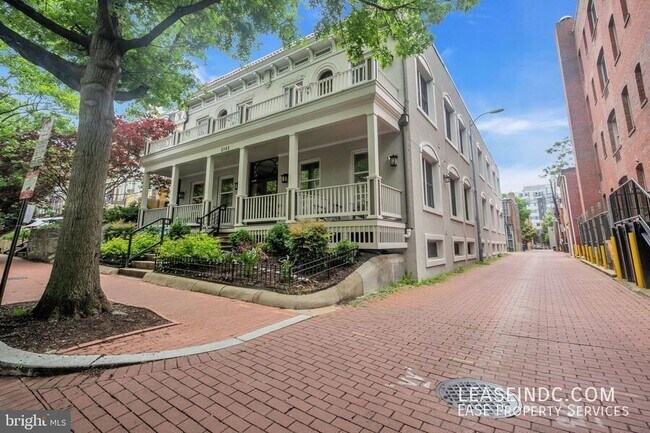 2142 O St NW in Washington, DC - Foto de edificio - Building Photo