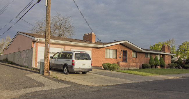 E Empire Apartments in Spokane, WA - Building Photo - Building Photo