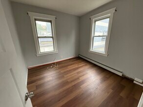 452 Passaic Ave in Lodi, NJ - Foto de edificio - Building Photo
