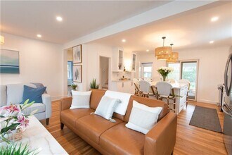 29 Fenner Ave in Newport, RI - Building Photo - Building Photo