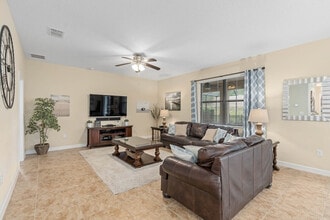 1476 Moon Valley Dr in Four Corners, FL - Building Photo - Building Photo