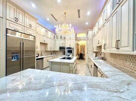 5981 SW 37th Terrace in Fort Lauderdale, FL - Building Photo