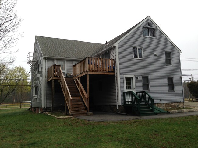 456 Mattakeesett St, Unit 3 in Pembroke, MA - Building Photo - Building Photo