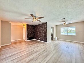 2924 Catherine Dr in Clearwater, FL - Building Photo - Building Photo