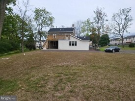 607 N Trooper Rd in Norristown, PA - Building Photo