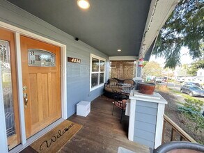 4834 SE Kelly St in Portland, OR - Building Photo - Building Photo