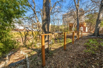 512 Bouldin Ave in Austin, TX - Building Photo - Building Photo