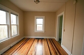 10 Vandine Pl NE in Grand Rapids, MI - Foto de edificio - Building Photo