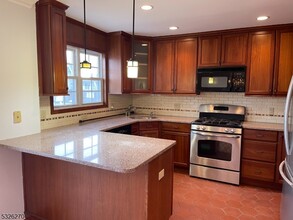 2 Castle Dr in Berkeley Heights, NJ - Building Photo - Building Photo