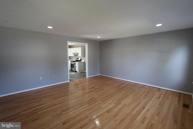 5213 Zephyr Ave in Clinton, MD - Building Photo - Building Photo