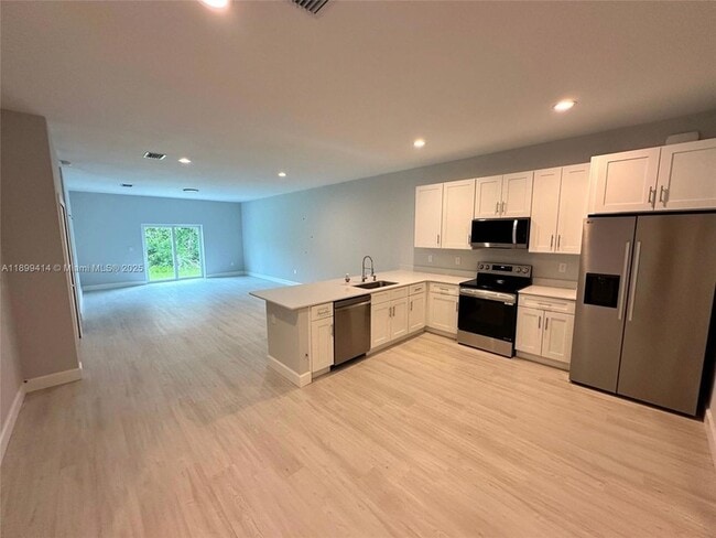 10385 Port Everglades St, Unit 1 in Port Charlotte, FL - Building Photo - Building Photo