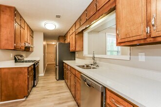 4746 Cedar Lake Dr SE in Conyers, GA - Building Photo - Building Photo