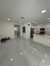 11128 W 32nd Ln in Hialeah, FL - Building Photo - Building Photo