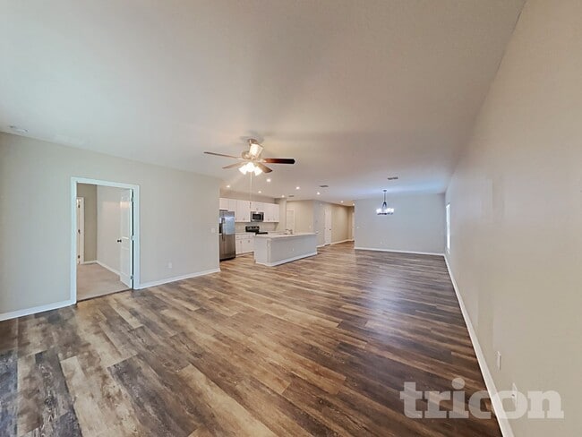 95 Prairie Falcon Dr in Groveland, FL - Foto de edificio - Building Photo