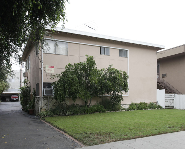 10931 Bloomfield St in North Hollywood, CA - Foto de edificio - Building Photo