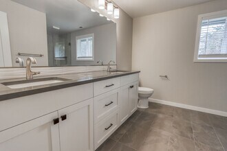 3613 SE Sunrise Dr in Camas, WA - Building Photo - Building Photo