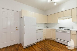 917 W Dakin, Unit 103 in Chicago, IL - Building Photo - Building Photo